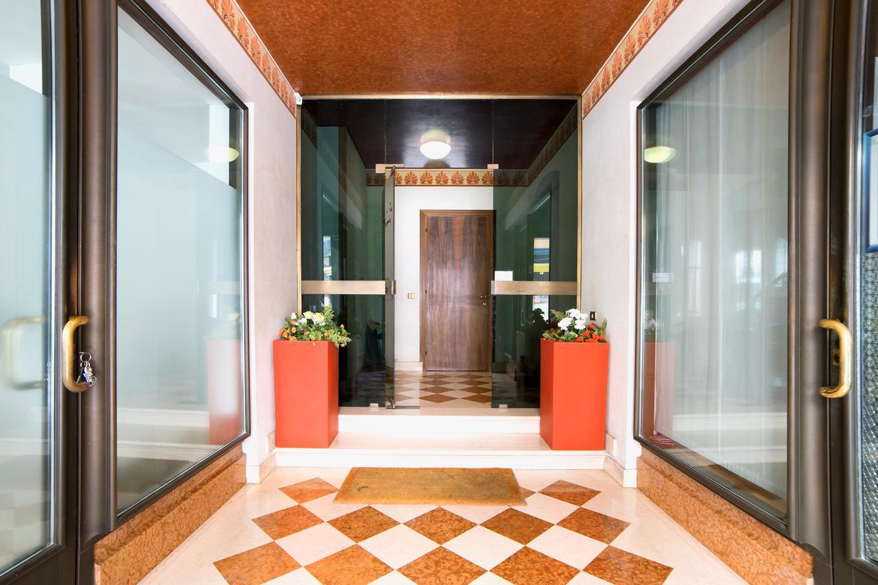 Holiday Treviso Suite Venezia المظهر الخارجي الصورة
